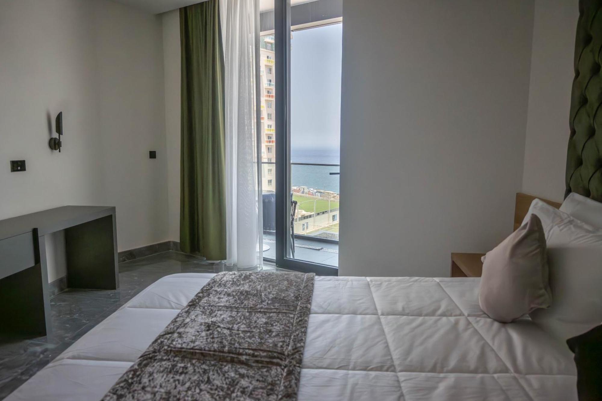 Best View Fortina Luxury Suites Слима Екстериор снимка