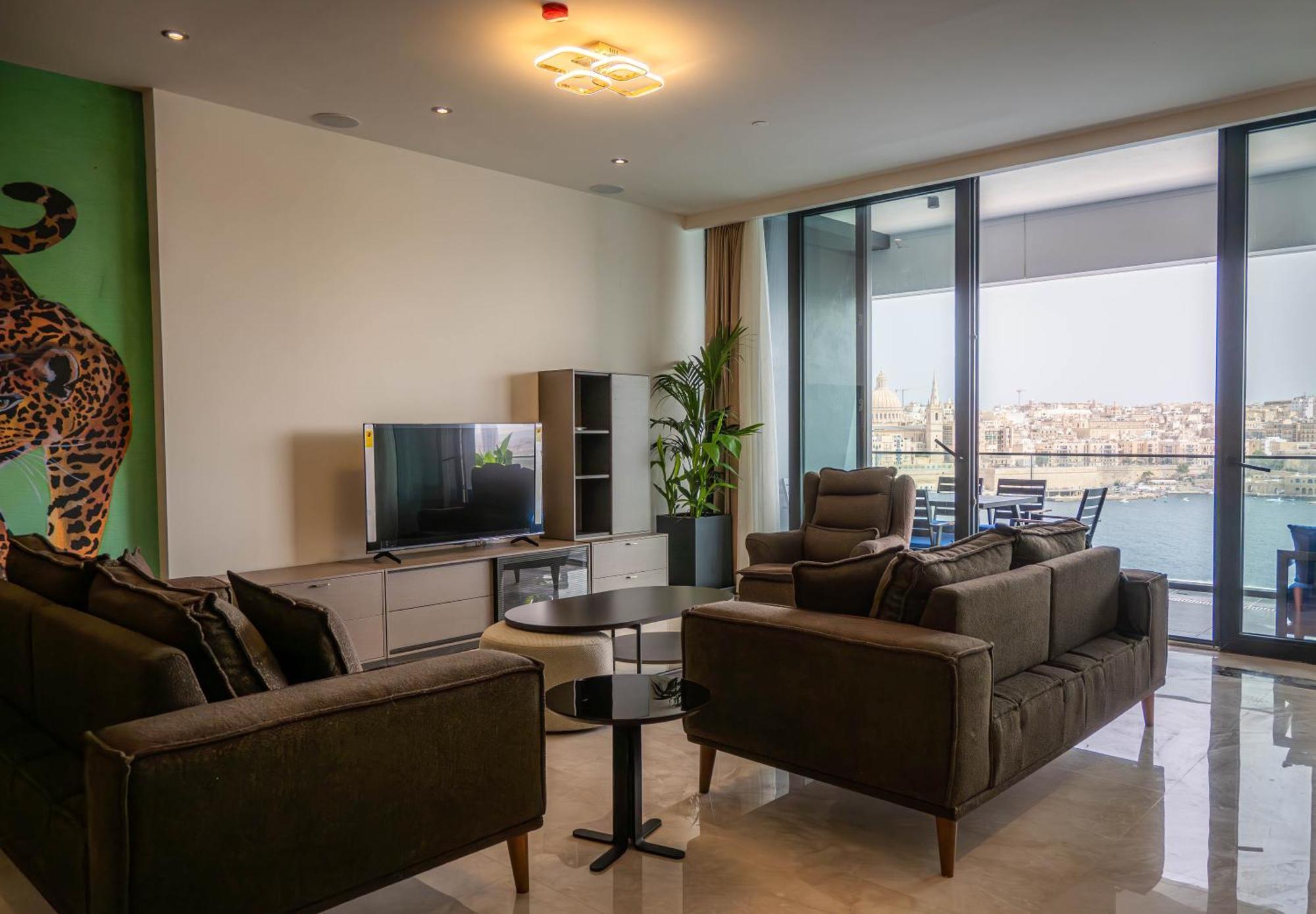 Best View Fortina Luxury Suites Слима Екстериор снимка
