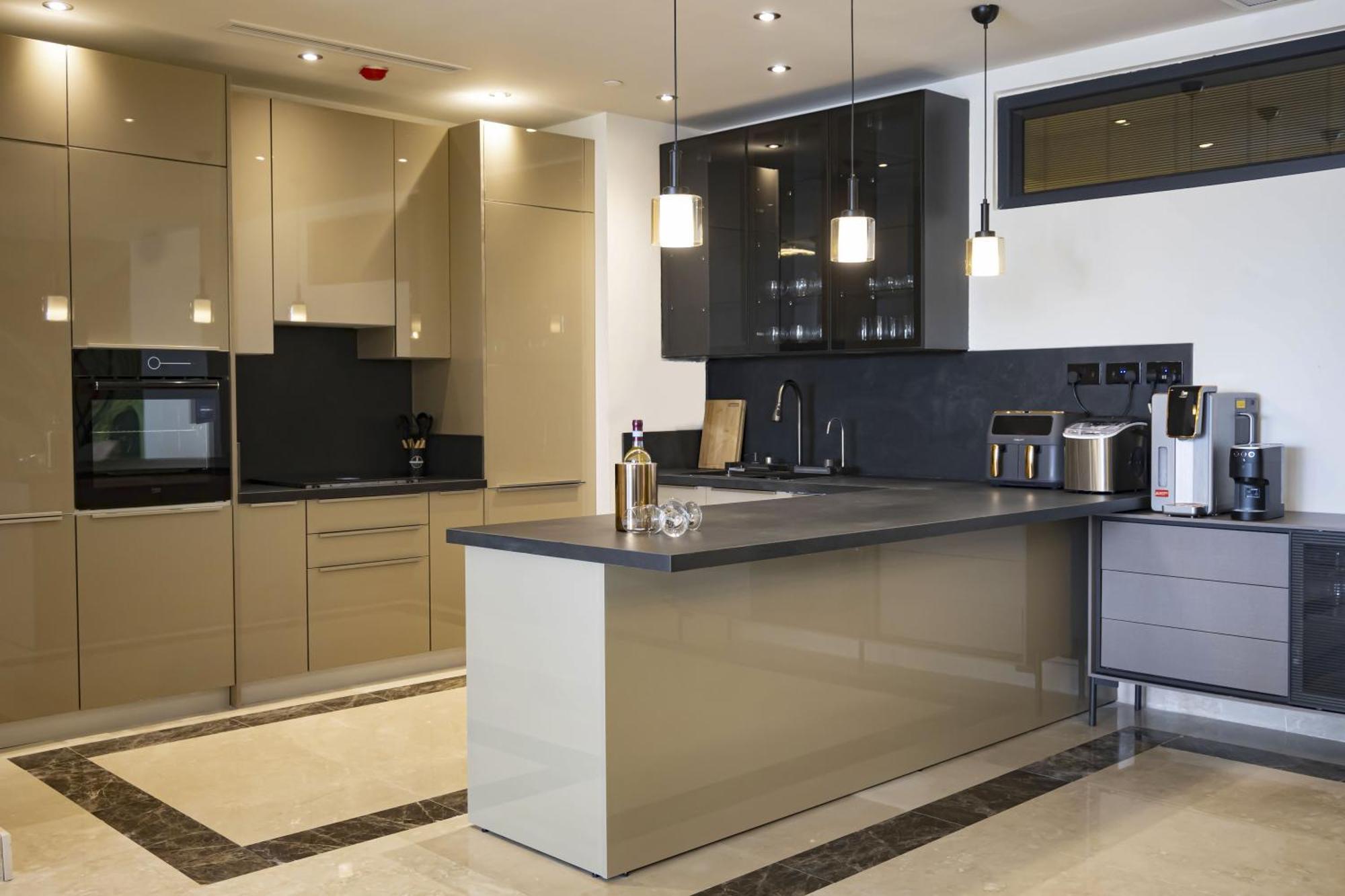 Best View Fortina Luxury Suites Слима Екстериор снимка